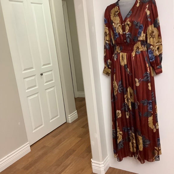 Kate Lily Beautiful Dress fits Medium - Picture 6 of 15